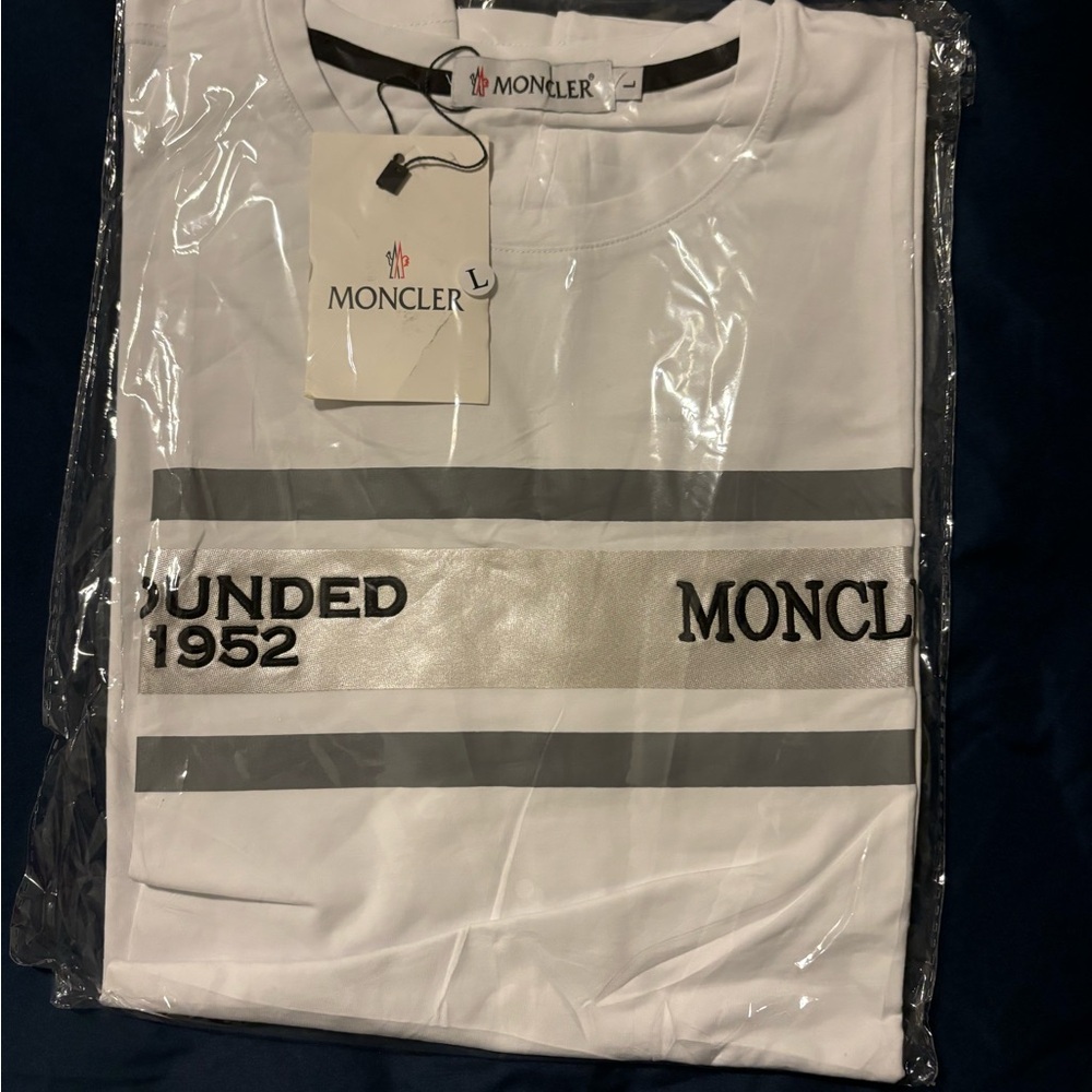 Brand New designer T-shirt moncler